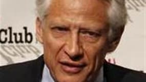 L'avocat Robert Bourgi met en cause dans une interview accordée au Journal du Dimanche l'ancien président Jacques Chirac et son ancien Premier ministre Dominique de Villepin (photo) dans une affaire de financements occultes en provenance d'Afrique. /Photo