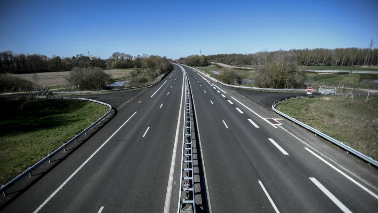 L'autoroute A5 au niveau de l'Isle-Aumont (Aube), photo prise le 23 mars, 7e jour de confinement en France. 