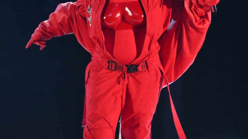 Loewe, Alaïa, Maison Margiela: une tenue haute couture pour Rihanna au Super Bowl