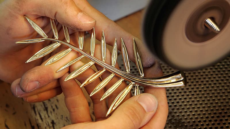 Depuis 1998, c'est Chopard, partenaire officiel du festival, qui fournit la palme.