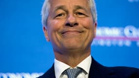 Jamie Dimon a expliqué que ses critiques du bitcoin étaient dues au fait que les États et banques centrales agitent le chiffon rouge.