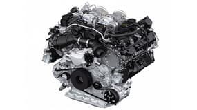 Nouveau moteur pour la future Panamera et le Cayenne. Mais pas de gros changement, le V8 reste la base. 