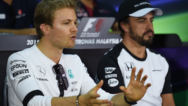Brassard noir pour Nico Rosberg