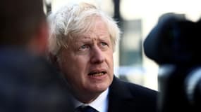 Le Premier ministre britannique Boris Johnson à Londres le 30 novembre 2019, sur les lieux de l'attaque au couteau perpétrée la veille.