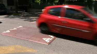 Les ralentisseurs installés dans le Var ne seraient pas légaux, dénoncent des associations.