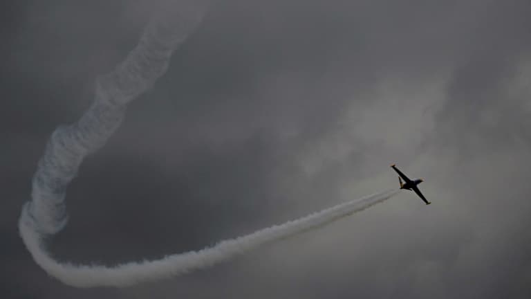Un Fouga Magister s'abîme en mer le 16 août 2024 au large du Lavandou, dans le sud de la France.