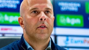 Arne Slot, entraîneur du Feyenoord Rotterdam, en conférence de presse le 5 mai 2024