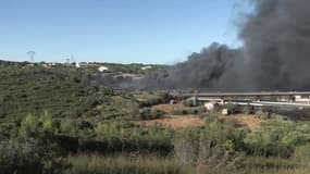 Un incendie s'est déclaré aux Pennes-Mirabeau, dans les Bouches-du-Rhône, ce lundi 28 juillet.