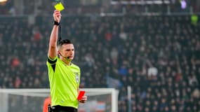 Michael Oliver a arbitré le PSG à trois reprises depuis le début de sa carrière