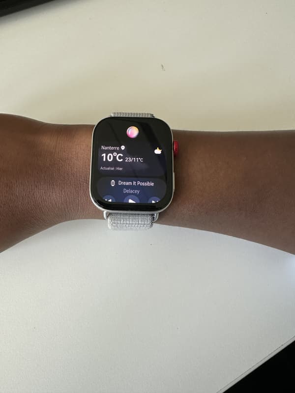 L'assistant vocal Celia n'est disponible que lorsque la montre est couplée à un smartphone Huawei.