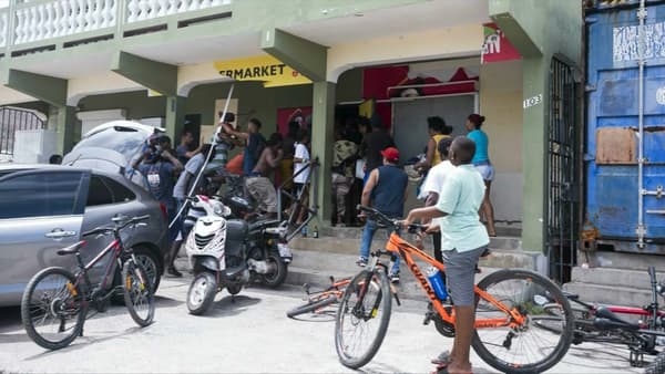 Un scène de pillage à Saint-Martin