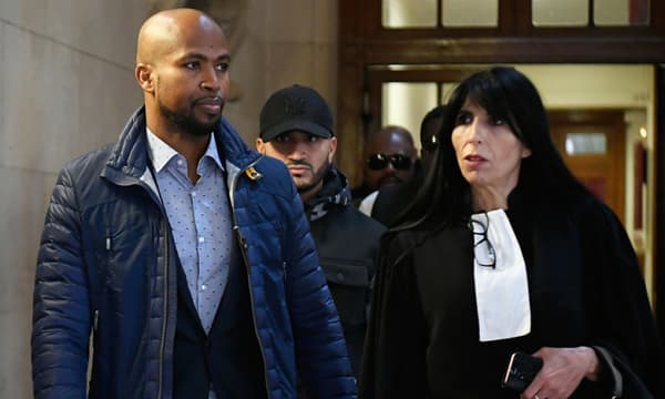 Le rappeur Rohff au côté de son avocate Malika Ibazatene Le rappeur Rohff au côté de son avocate Malika Ibazatene
