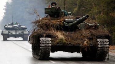 Guerre en Ukraine : un char ukrainien sur la route