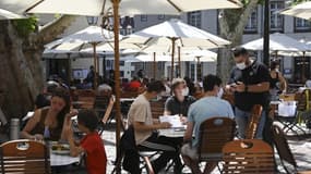 "Il fallait proposer des CDI": passés les confinements, les restaurateurs embauchent à tour de bras
