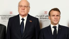 Le Premier ministre libanais Najib Mikati, à gauche, et le président français Emmanuel Macron, à droite, lors de la conférence internationale sur le Liban à Paris, le 24 octobre 2024