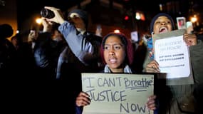Des manifestations ont eu lieu à New York pour protester contre le rejet des poursuites contre le policier.