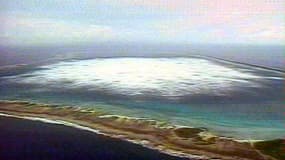Essau nucléaire dans l'atoll de Fangataufa. L'ensemble de la Polynésie française a été exposé aux radiations des essais nucléaires conduits par la France entre 1966 et 1974 qui ont provoqué des retombées massives de plutonium sur Tahiti, selon des documen