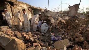 Le bilan de l'attentat suicide survenu vendredi dans la région du Mohmand, une zone tribale du nord-ouest du Pakistan, s'élève désormais à 102 morts. /Photo prise le 10 juillet 2010/REUTERS/Fayaz Aziz