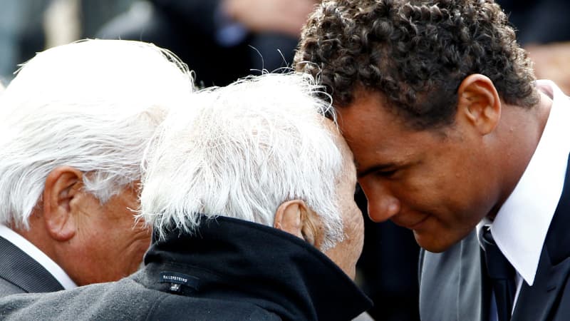 Thierry Dusautoir salue un Maori à la manière traditionnelle