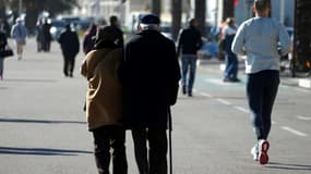 Les retraites de base sont revalorisées de 2,2% le 1er janvier 2025, à hauteur de l'inflation comme le prévoit la loi, contre 0,8% initialement prévu par l'ex-gouvernement Barnier pour faire des économies