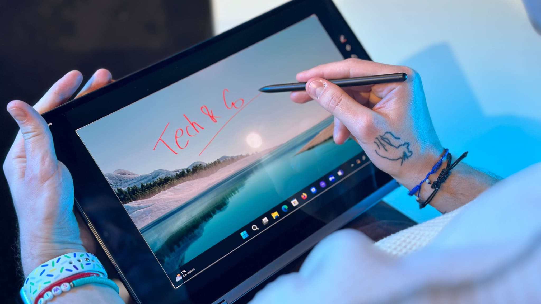 Le Samsung Galaxy Book4 360 est un ordinateur hybride avec un écran tactile. Le Samsung Galaxy Book4 360 est un ordinateur hybride avec un écran tactile.