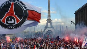 Les festivités pour le titre du PSG à Paris ont vité tourné à l'émeute.