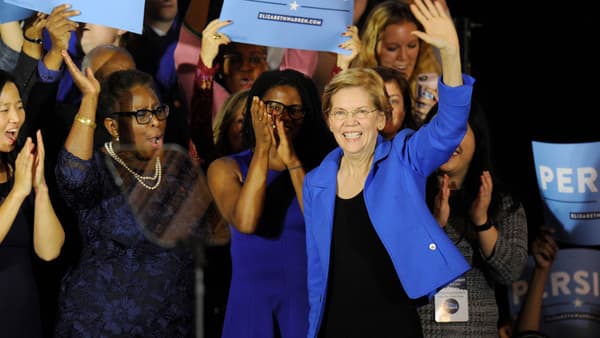 Elizabeth Warren célèbre sa victoire, le 6 novembre 2018. Elizabeth Warren célèbre sa victoire, le 6 novembre 2018.