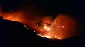 Un incendie incontrôlable ravage une île des Canaries