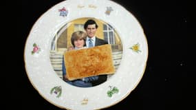 Un toast, relique du petit déjeuner servi au Prince Charles le jour de son mariage avec Lady Diana, a été vendu jeudi aux enchères 230 livres (295 euros). /Photo prise le 19 juillet 2012/REUTERS/Hansons