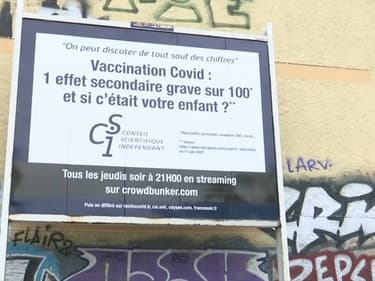 Un panneau contre la vaccination anti-Covid
