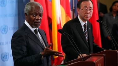 Le secrétaire général des Nations unies Ban Ki-moon (à droite) a évoqué jeudi un danger "imminent" de guerre civile en Syrie, tandis que l'émissaire international Kofi Annan se prononçait pour une pression accrue sur Damas pour mettre fin à 15 mois de vio