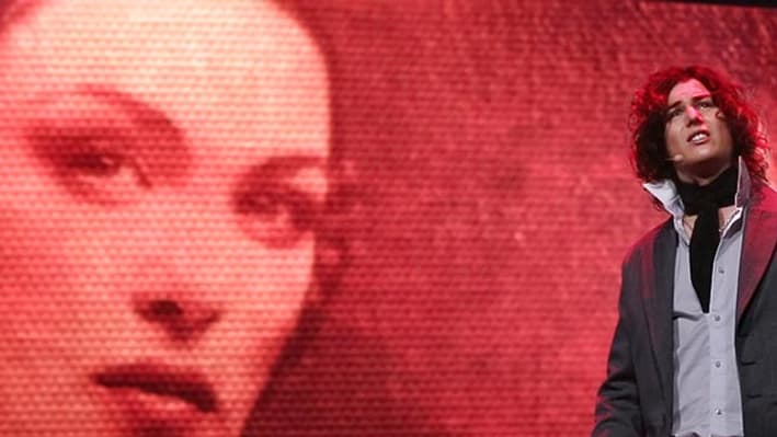 Côme incarne Julien Soriel dans "Le Rouge et le noir, l'opéra rock", au Palace à Paris, le 29 septembre. Côme incarne Julien Soriel dans "Le Rouge et le noir, l'opéra rock", au Palace à Paris, le 29 septembre.