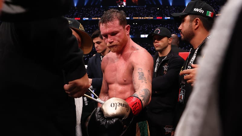 https://images.bfmtv.com/qBZs6BRnWQUPitBSBUz5QrSBJcM=/0x48:2048x1200/800x0/images/Canelo-Alvarez-apres-sa-defaite-contre-Terence-Crawford-le-14-septembre-2025-2137382.jpg