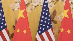 Les drapeaux américains et chinois - Image d'illustration