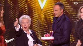 La doyenne de The Voice fête son anniversaire sur le plateau.