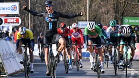 Le coureur de la Sunweb Cees Bol vainqueur de la 2e étape de Paris-Nice à Amilly, le 8 mars 2021