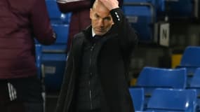 L'entraîneur français du Real Madrid, Zinédine Zidane, après la défaite en demi-finale retour de la Ligue des champions face à Chelsea, à Londres, le 5 mai 2021