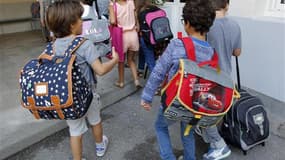 Des syndicats d'enseignants appellent à la grève mardi dans les écoles primaires parisiennes pour protester contre les nouveaux rythmes scolaires, à la veille de la présentation du projet de loi pour la refondation pour l'école. /Photo d'archives/REUTERS/