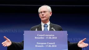 Herman Van Rompuy, président du Conseil européen. L'Estonie et l'Islande ont été invitées jeudi à rejoindre l'euro et à négocier l'adhésion à l'UE, au moment où le scepticisme sur l'élargissement gagne du terrain à la faveur des turbulences de l'euro et d