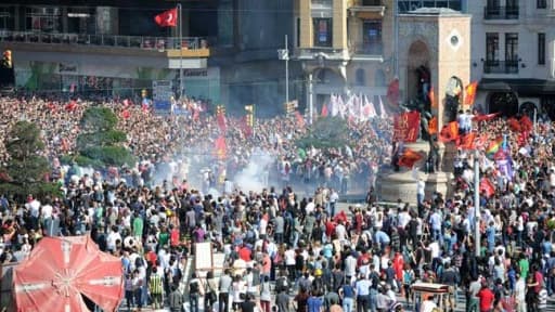Manifestation place Taksim à Istanbul en Turquie le 1er juin 2013