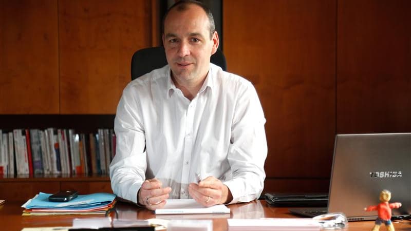 Le secrétaire général de la CFDT, Laurent Berger, qui reproche à l'exécutif de ne pas avoir su fixer un "cap" clair et l'invite à hausser le ton en Europe, estime que la France se débat dans une "crise de la responsabilité" politique à tous les niveaux. /