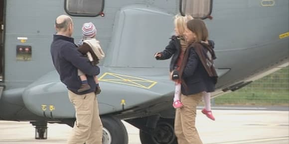 Le journaliste du Point Nicolas Hénin retrouve ses enfants. Le journaliste du Point Nicolas Hénin retrouve ses enfants.
