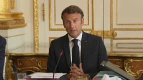 Emmanuel Macron face aux ministres à l'Élysée le 24 août 2022