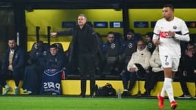 Luis Enrique et Kylian Mbappé lors de Dortmund-PSG (1-1, Ligue des champions), le 12 décembre 2023