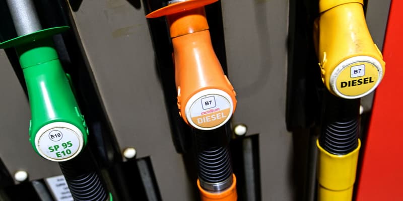 Des pompes à essence à Lille, le 18 janvier 2022. 