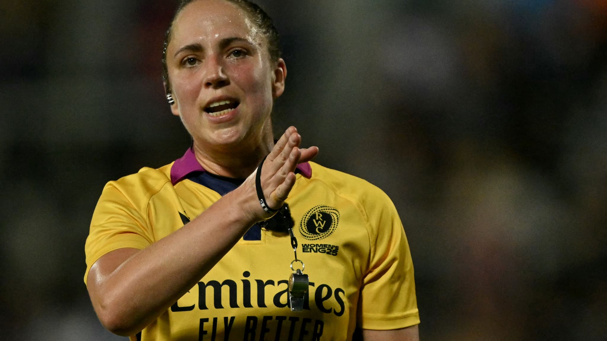 L'arbitre Sara Cox lors de la Coupe du monde de rugby féminine 2025, le 23 août 2025. L'arbitre Sara Cox lors de la Coupe du monde de rugby féminine 2025, le 23 août 2025.