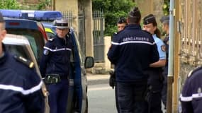 Une perquisition a été menée par les gendarmes au domicile de l'homme de 45 ans soupçonné d'avoir tué sa femme dans le Rhône.