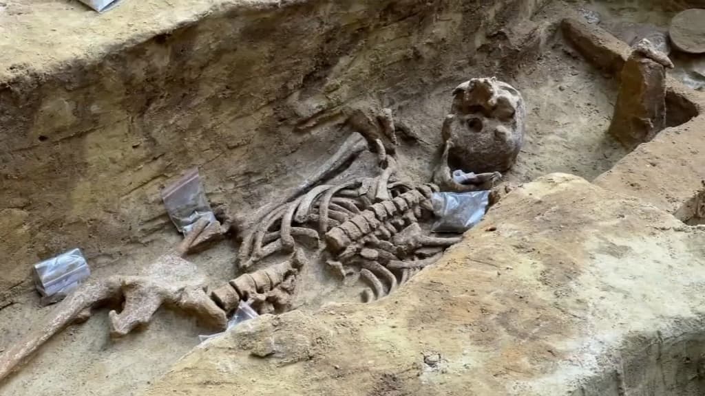 Archéologie : une exceptionnelle tombe antique d'enfant découverte