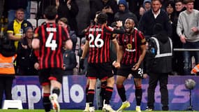 Bournemouth arrache sa première victoire de la saison en Premier League face à Everton, à la dernière minute. 
