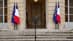 Un micro devant le perron de Matignon, avant l'allocution de Sébastien Lecornu annonçant sa démission, le 6 octobre 2025. 